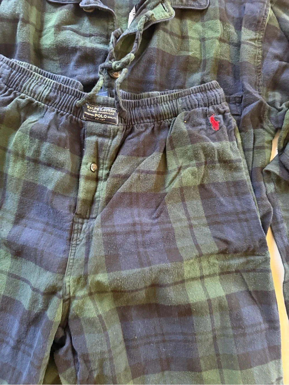 Polo by Ralph Lauren Two Pc Pajamas Green / Blue plaid size medium